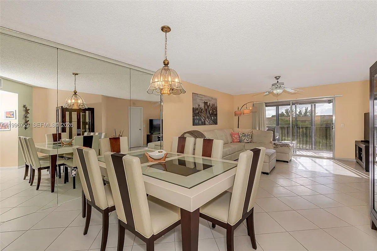 Building Photo - 950 SW 138th Ave #409B
