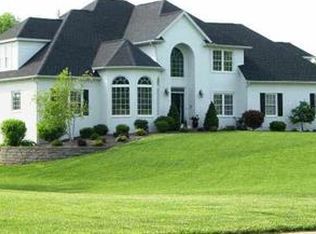 1800 Rolling Ridge Dr, Newburgh, IN 47630