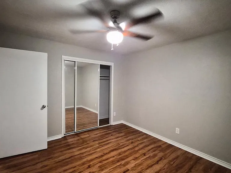 Tradewinds Condominiums — Photo 29