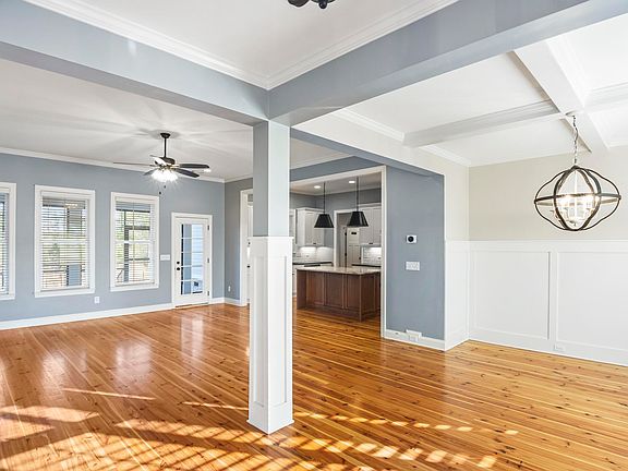 4th image of 315 Hurlingham Drive