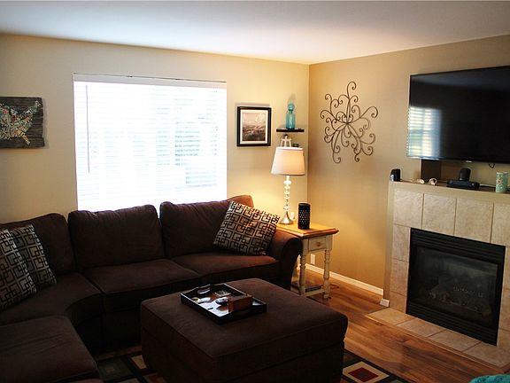 5th image of 720 29th Ave SE