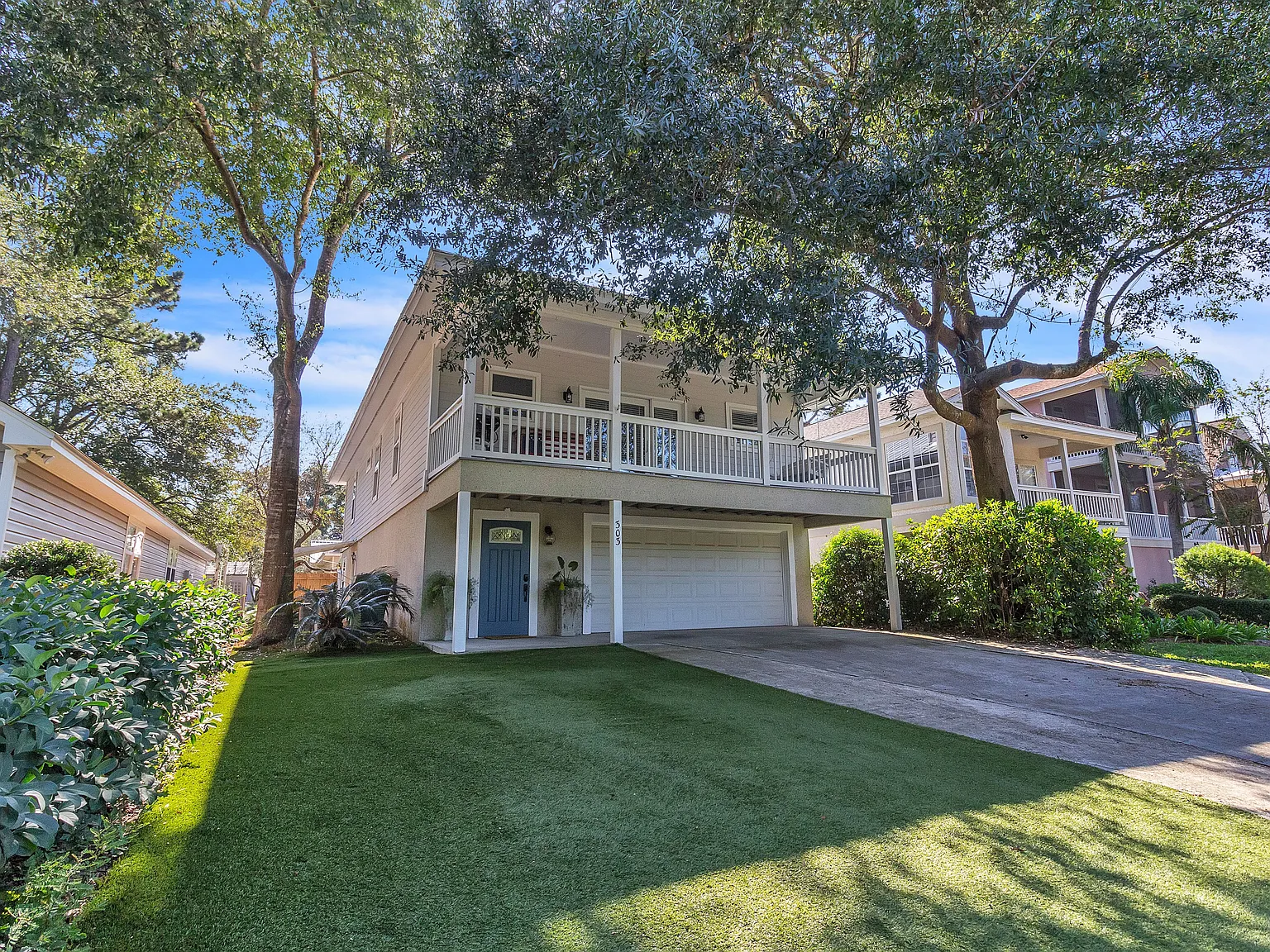 4 bed, 2340 sqft, $4,200 — Photo 1