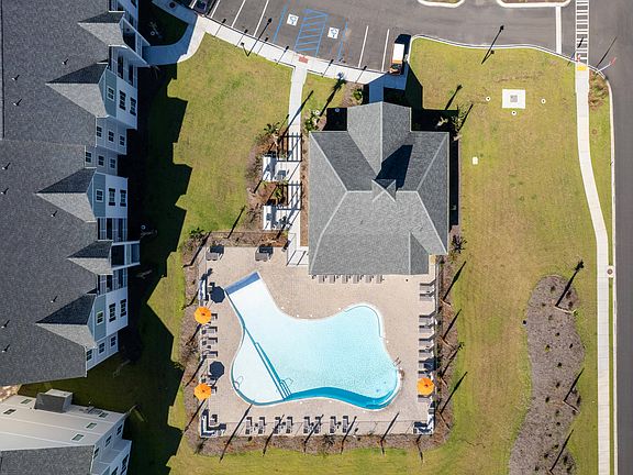 2nd image of 50 Newport Blvd #11301
