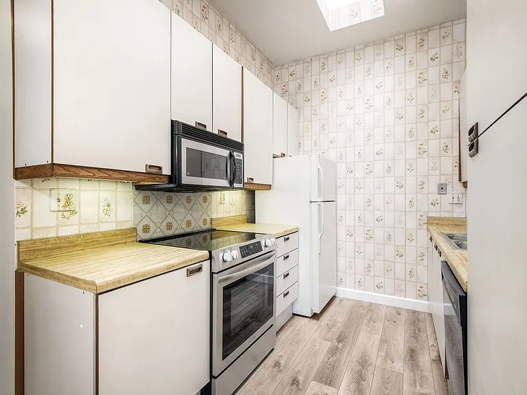 8328 Regents Rd #3E — Photo 17