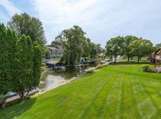 7013 Halstead Dr, Mound, MN 55364