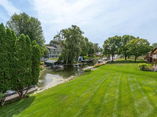 7013 Halstead Dr, Mound, MN 55364