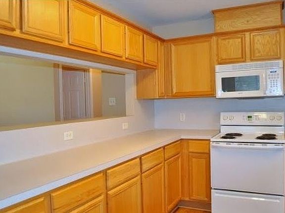 3rd image of 937 Crepe Myrtle St