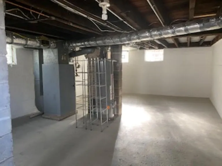 310 W Scott St #A — Photo 39