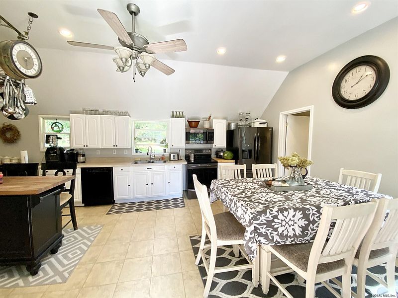 2nd image of 804a SACANDAGA Road