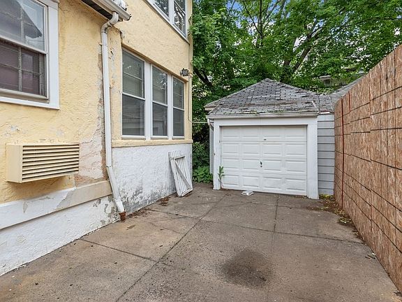 5th image of 991 E 22nd St