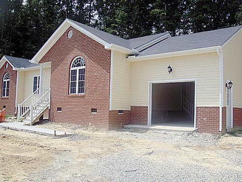2nd image of 3724 Farmhill Ln