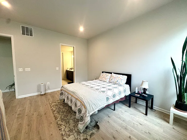 4746 Loyola Way — Photo 9