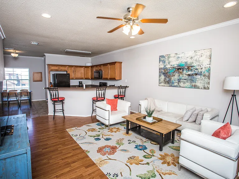 2108 Main St #4 — Photo 8