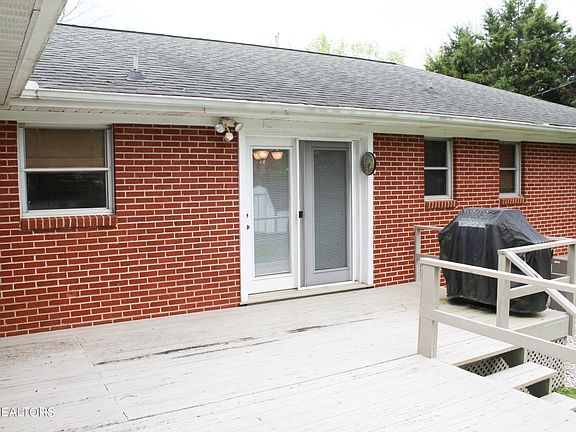 4th image of 1417 Parkside Dr