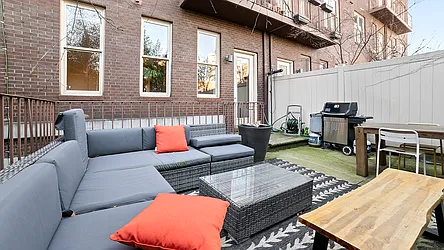 Rented by R New York