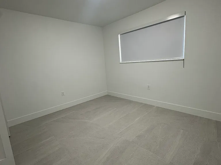 180 W 21st St #180 — Photo 13