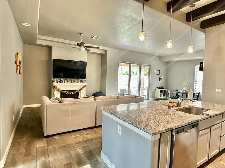 1077 El Nido Dr — Photo 17