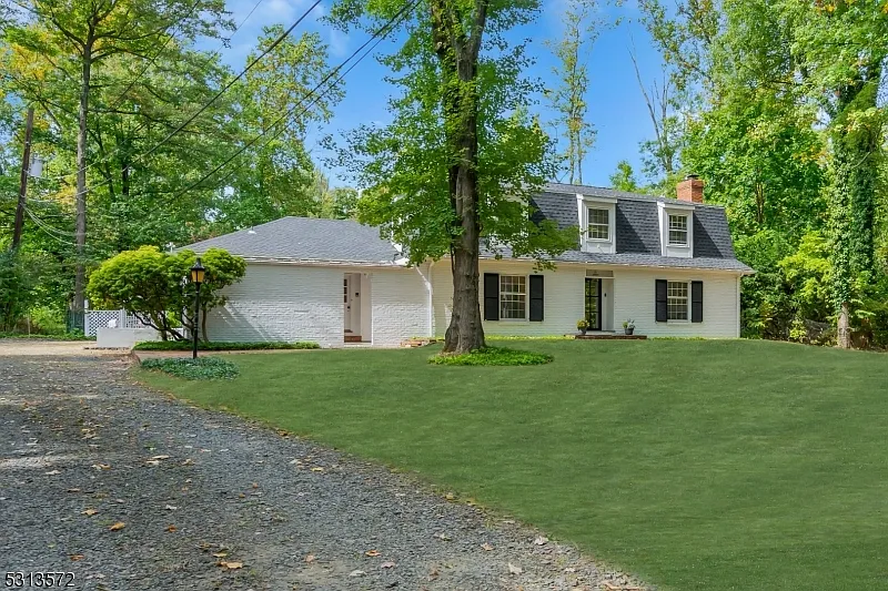 301 Ridgeview Rd photo 1