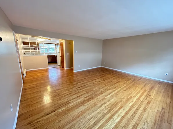 252 Robin Ln APT D, Cheshire, CT 06410