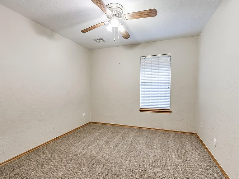 613 Katelyn Ln — Photo 26