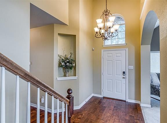 3rd image of 309 Fort Edward Dr