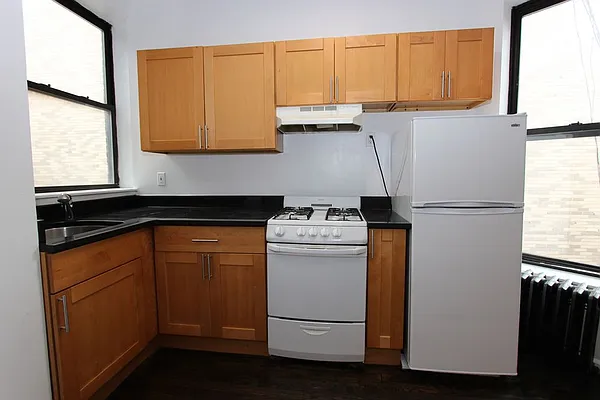 Rented by Dynamik Realty | media 21