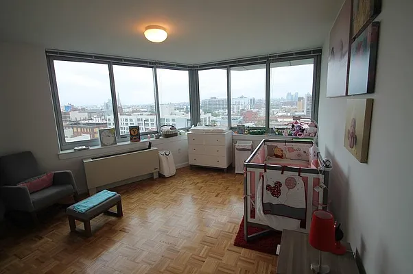 Rented by Space Marketing Shop | media 6