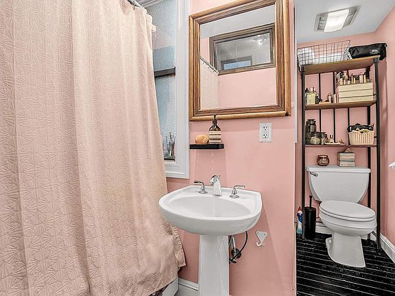 5th image of 332 W 17th St APT 2-E