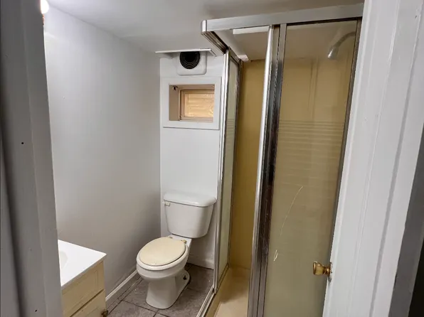 305 W Park St APT 9, Urbana, IL 61801