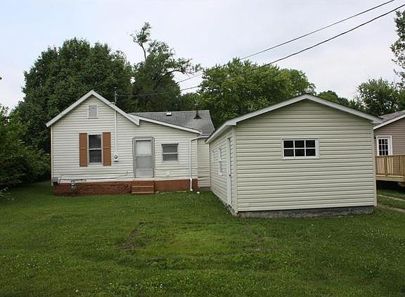 3rd image of 502 N Desloge Dr