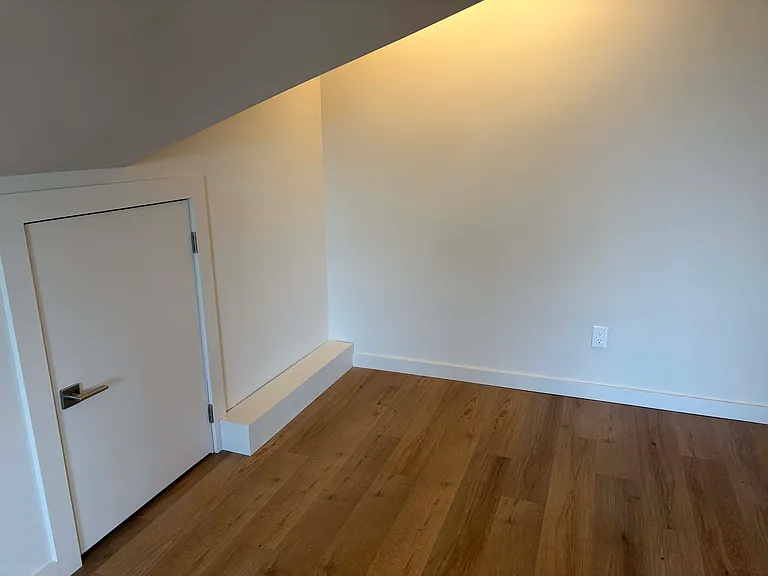 20 W 3rd St #3 — Photo 15