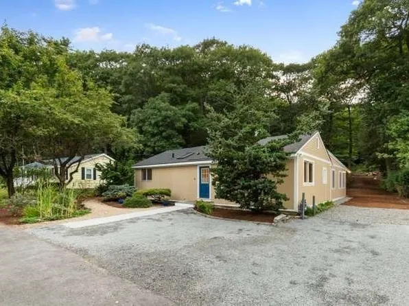 96 Old Essex Rd, Manchester, MA 01944