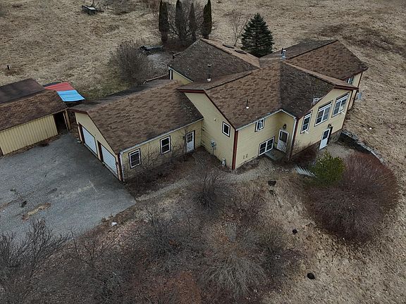 2nd image of 128 Pinewoods Road