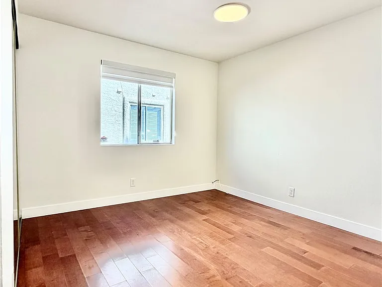 920 Rockview Dr #101 — Photo 11