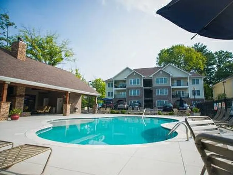 Maple Sunset Apartment Homes — Photo 43