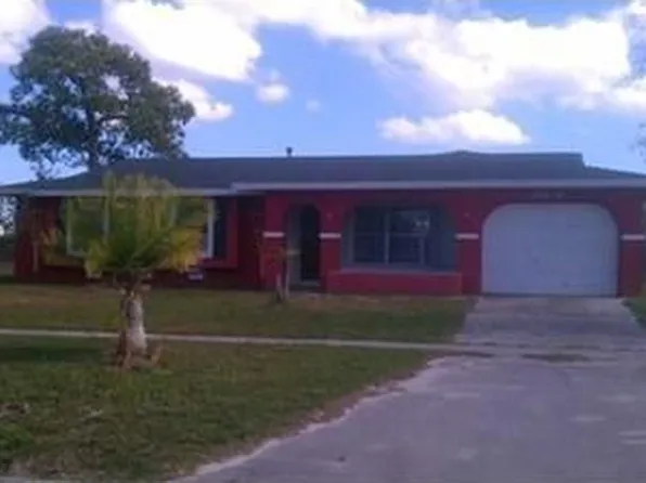 353 NE Floresta Dr, Port Saint Lucie, FL 34983