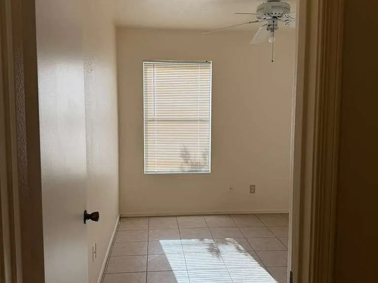 1181 W Chicago St — Photo 18