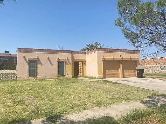 4 bed, 2.0 bath, 2010 sqft, $1,450 — Photo 1