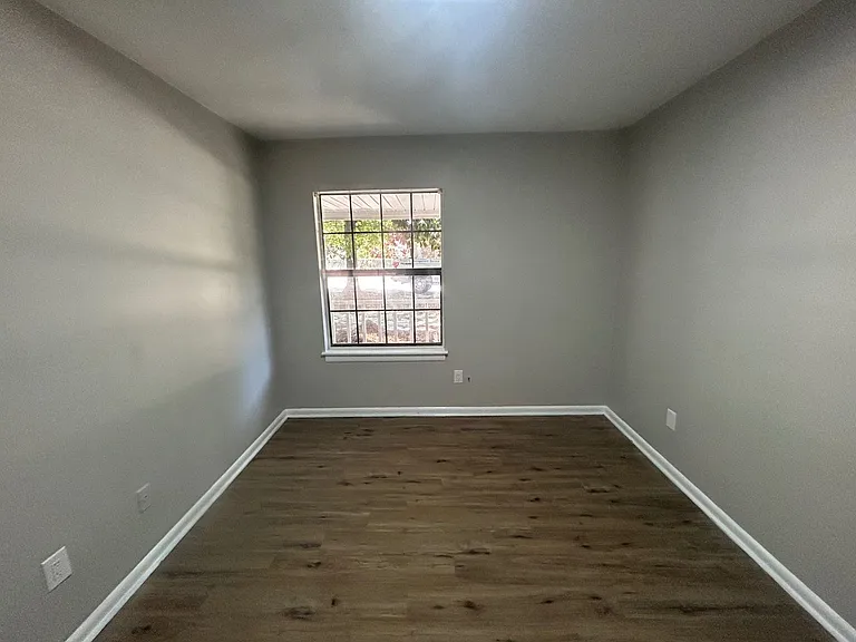 528 Wessinger St — Photo 9