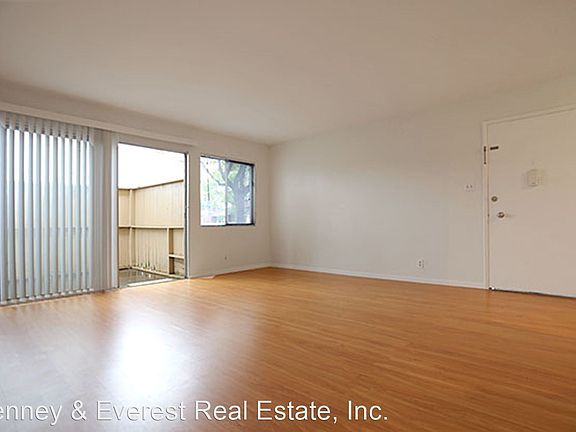 2nd image of 1534 S Delaware St APT 1