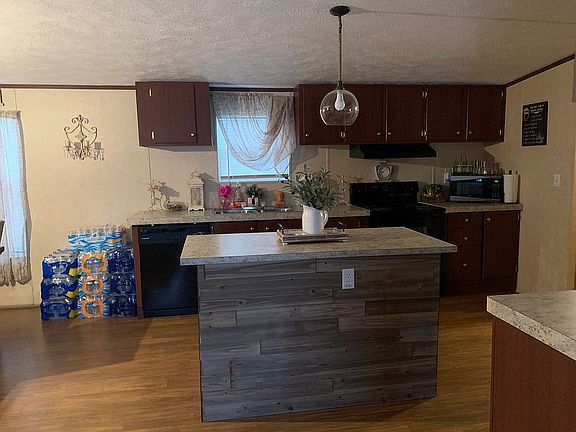 4th image of 1214 Pinewood Dr
