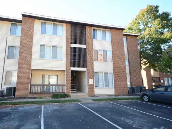 26 Pacific Dr, Hampton, VA 23666