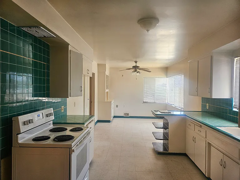 3871 S Clovis Ave — Photo 8