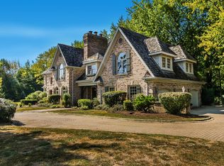 5N730 E Ridgewood Dr, St Charles, IL 60175