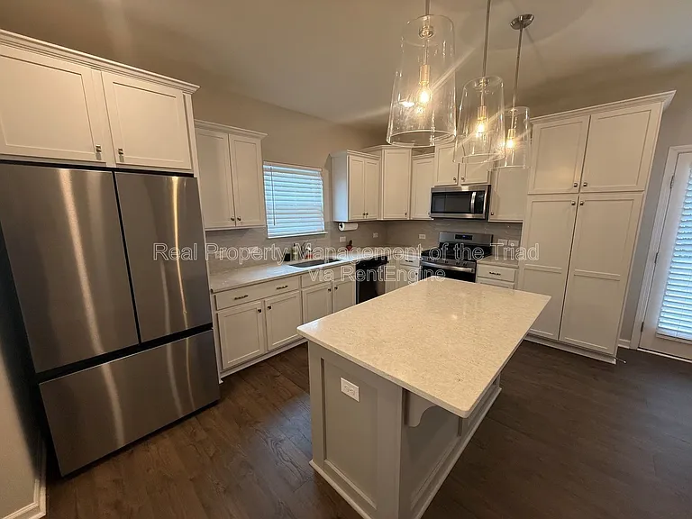 2457 Dukes Hollow Ct — Photo 12