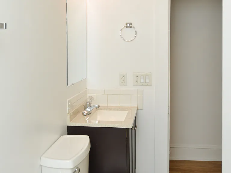 390 Clinton St — Photo 10