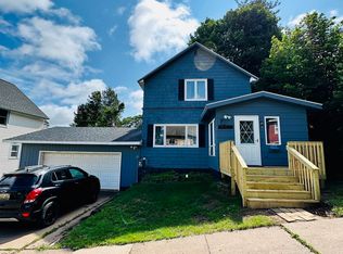 210 Oak St, Ishpeming, MI 49849