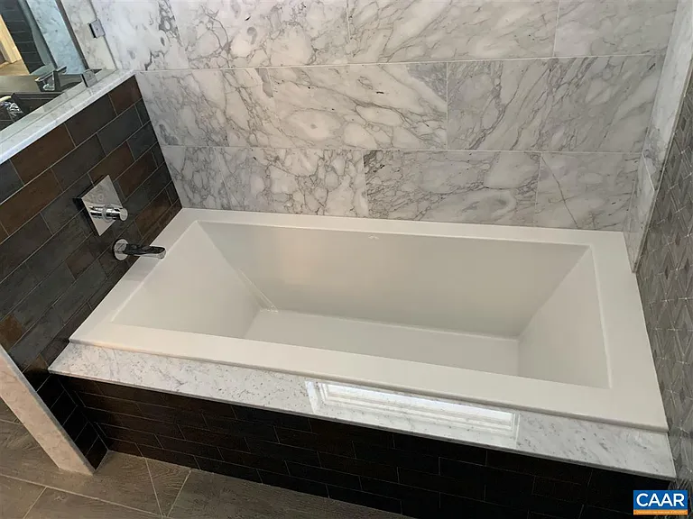 808 Elliott Ave — Photo 15