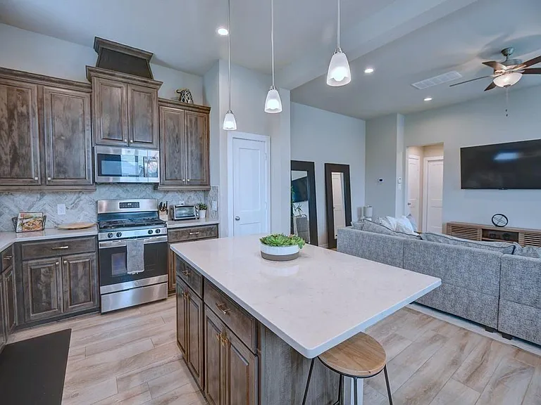 2543 Manor Valley Ct — Photo 6