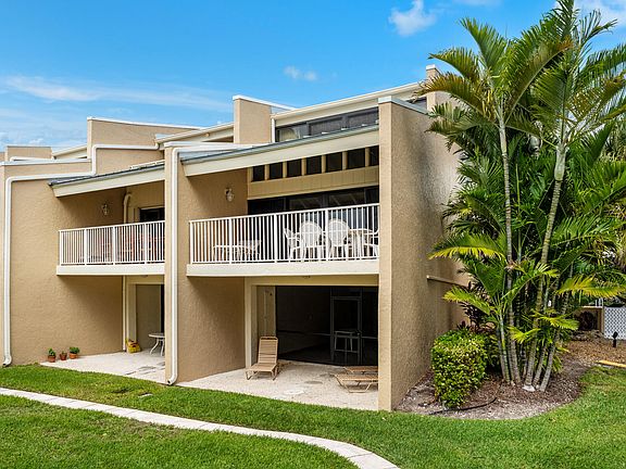 2nd image of 1133 W Ocean Dr #10